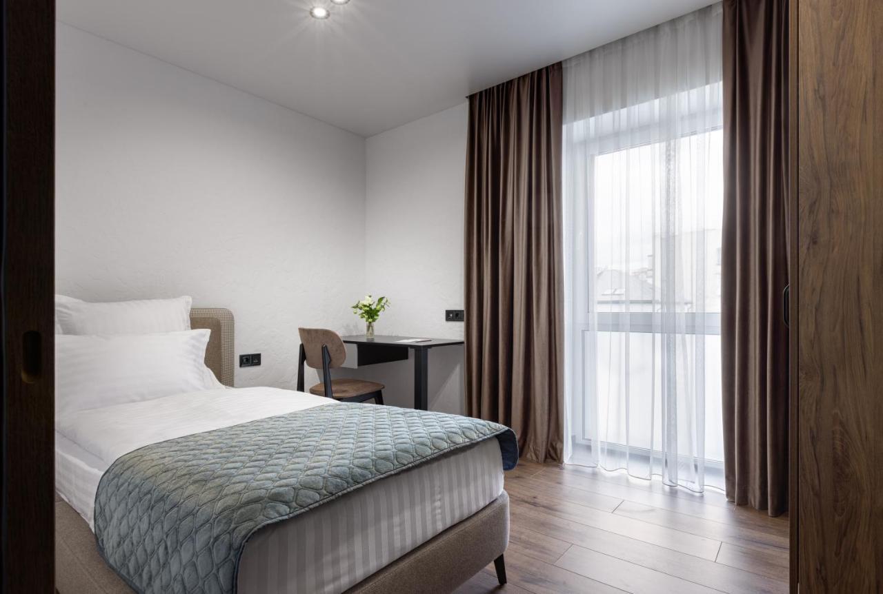 Apartel Užhorod Esterno foto
