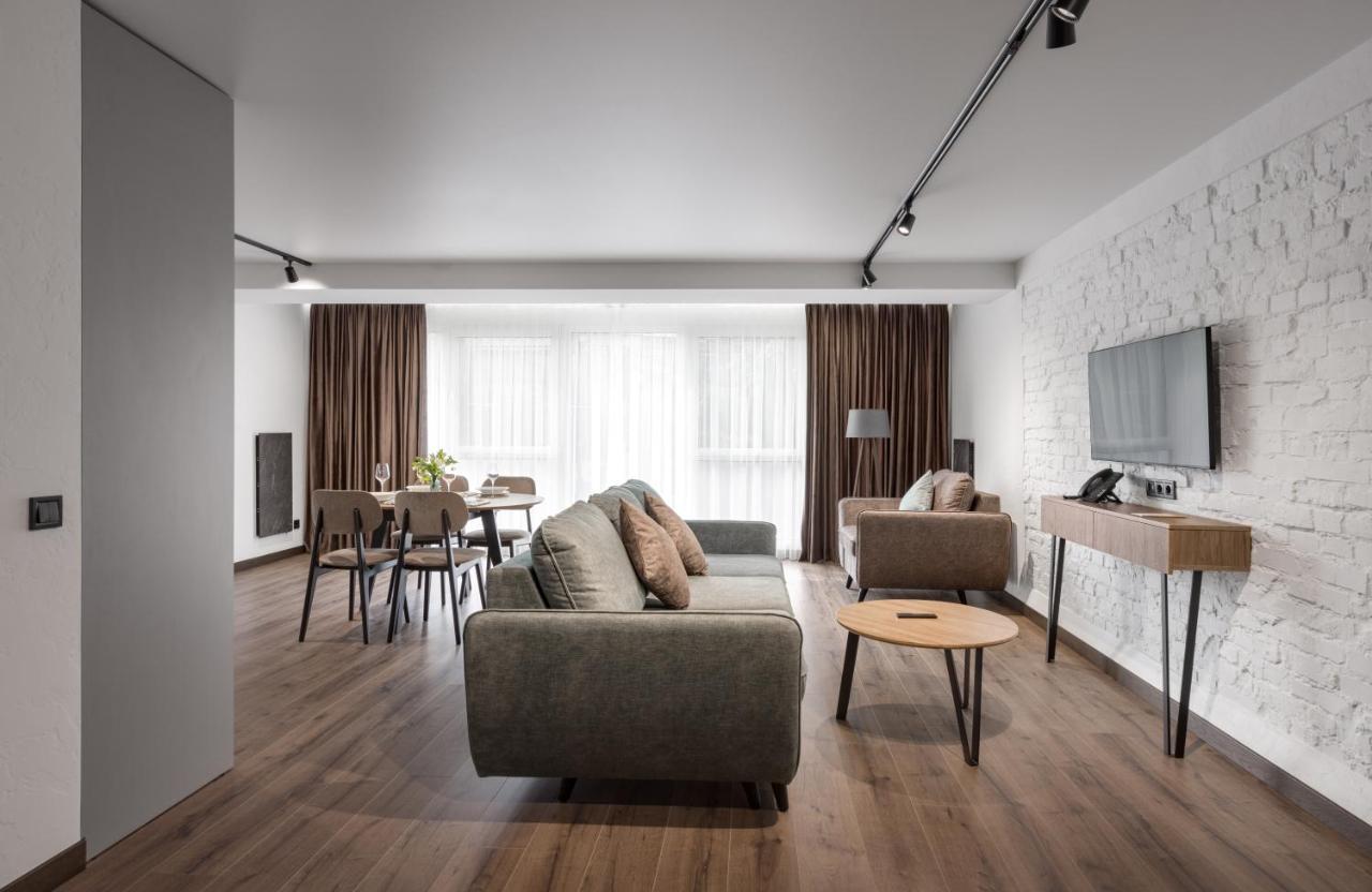 Apartel Užhorod Esterno foto