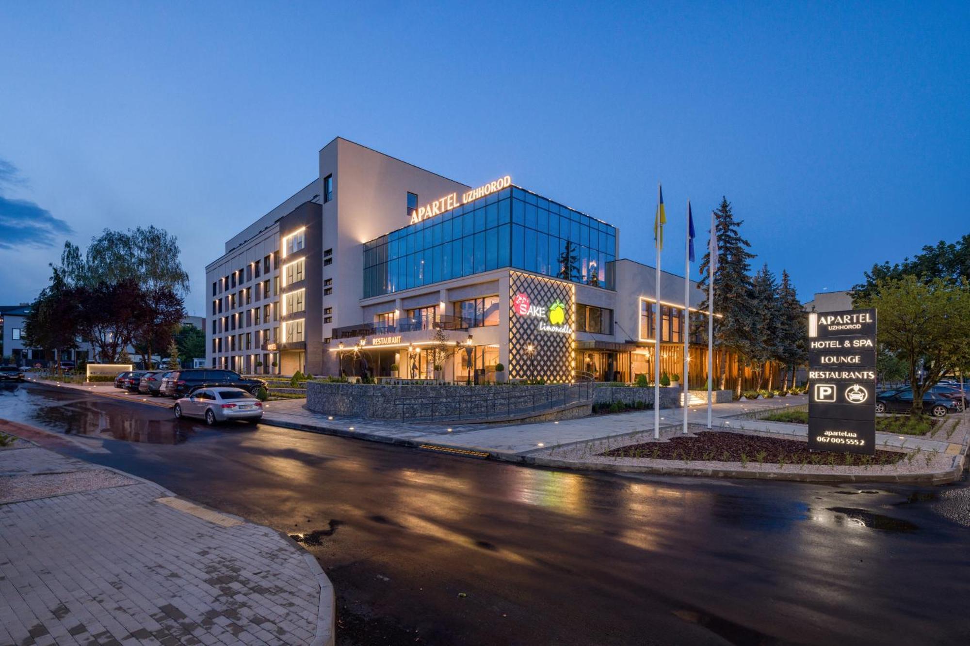 Apartel Užhorod Esterno foto